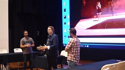 الامريكى جون هوي: الورش الدولية فرصة مهمة لتبادل الخبرات