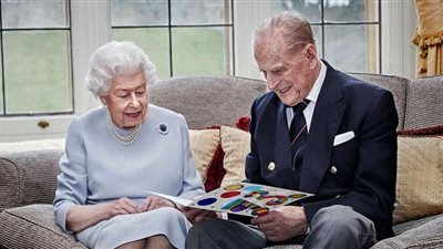 الملكة إليزابيث.. رحيل الزوج كسر الظهر وعجّل بالوفاة (فيديو)