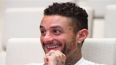 حلق أحمد الفيشاوي عامل قلق على ريد كاربت القاهرة السينمائي 2022