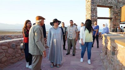 وزيرة البيئة ومحافظ جنوب سيناء يفتتحان معرضًا لمنتجات القائمة الخضراء