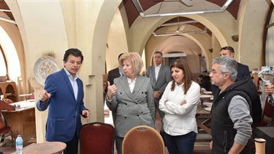 وزيرة الثقافة الأردنية تتفقد مركز الحرف بالفسطاط