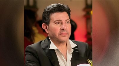 هاني شاكر يتجاهل أزمات النقابة بحفل في سوريا