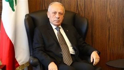 وزير الدفاع اللبناني ينفي اعتزامه إقالة قائد الجيش