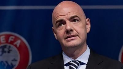 إنفانتينو يحضر مباراة الزمالك والهلال في كأس سوبر لوسيل