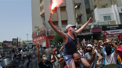 متظاهرون يطالبون باستقالة رئيسة مولدوفا مايا ساندو