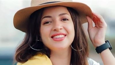 منى فاروق تخرج عن صمتها.. 