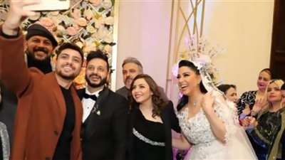 إيساف يشكر أصدقائه لحضورهم حفل زفافه