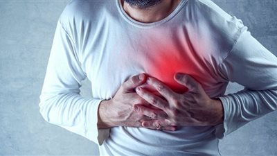 علامات غير واضحة تدل على مشكلات في القلب.. طبيب يوضح