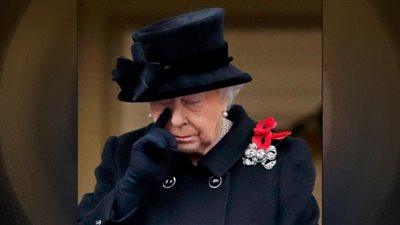 الملكة إليزابيث.. تغريدة تنبأت بالوفاة قبل عام (فيديو)