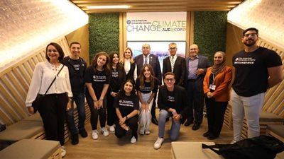 محيي الدين يزور أجنحة الجامعات المصرية في مؤتمر المناخ