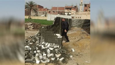 إزالة فورية لحالة تعدٍ على أرض زراعية بمركز فايد