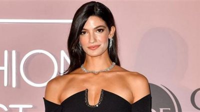 تارا عماد تخطف الأنظار بجمالها علي السجادة الحمراء