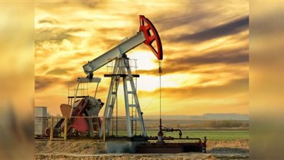 أسعار النفط تنهي تعاملات الأسبوع على انخفاض