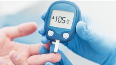 أعراض وأسباب الإصابة بمرض السكري في يومه العالمي (فيديو)