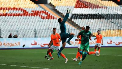 فاركو ينهي الشوط الأول متقدمًا على المصري بهدفي رزقي حمرون