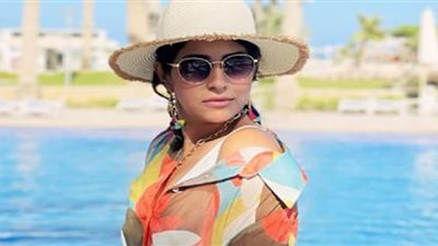 أيتن عامر تخطف انتباه رواد السوشيال ميديا بزهور الربيع