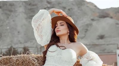 نسرين طافش تثير الجدل بفستان أحمر مجسم سعره صادم (صور)