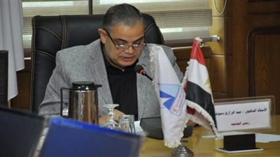 رئيس جامعة كفرالشيخ يوجه بتكثيف الجهود والبحوث العلمية والندوات