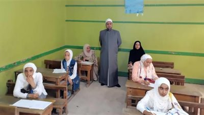 رئيس أزهر الشرقية يتابع امتحانات القبول لطلاب القراءات لمرحلتي التجويد والعالية