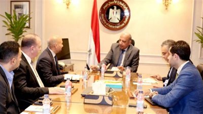 وزير قطاع الأعمال العام يبحث مع شركة 