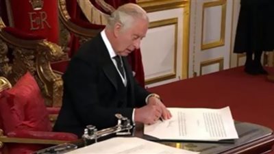 3 مشكلات داخل العائلة المالكة تؤرق تشارلز.. فيديو