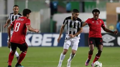 مدة عقد القندوسي مع الأهلي بعد انتقاله للأحمر رسميا