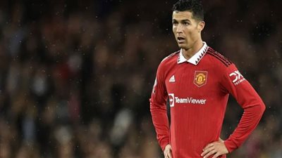 تين هاج يطالب بطرد رونالدو