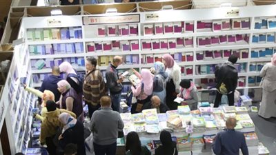 معرض الكتاب يحتفي بـ البابا شنودة وبهاء طاهر.. غدًا