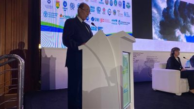 أبو زيد: العالم يعيش مشاهد إنسانية تجمع متناقضات متزامنة