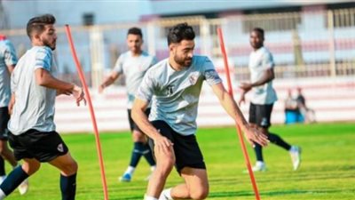 تدريبات منفردة للمثلوثي في مران الزمالك
