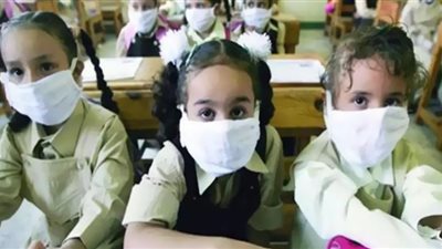 الفيروس المخلوي التنفسي.. حقيقة اختراقه صدور طلاب المدارس | فيديو