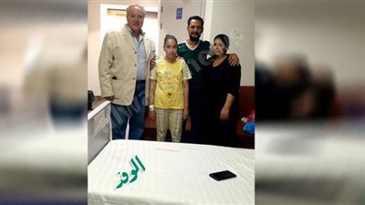 خروج الطفلة مارينا إحدى مصابات حريق كنيسة أبو سيفين من المستشفى (صور)