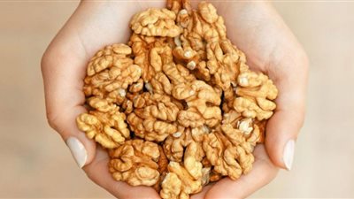 تناول الجوز يحمك من الإصابة بالشيخوخة