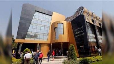 قرارات نارية من اتحاد الكرة «وقف التعامل مع رئيس الزمالك»