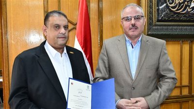 تعيين شريف فاروق أمينًا عامًا مساعدًا بجامعة القناة