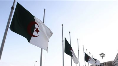 إغلاق تلفزيون لبثه مشاهد 