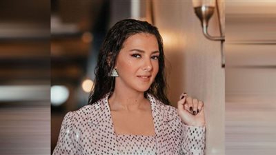 دنيا سمير غانم تتخطى 360 ألف مشاهدة بـ