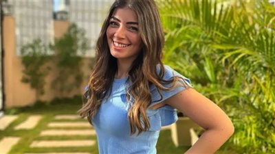 ليلي أحمد زاهر مطربة فى 