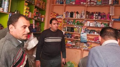 حملة لرفع الإشغالات ومتابعة الأسواق والمحال التجارية بالفيوم