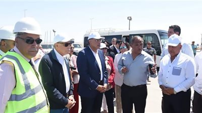 رئيس الوزراء يتفقد الحديقة المركزية ومقر مجلس المدينة الجديد