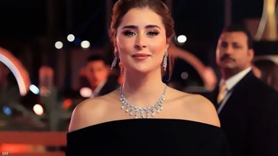 هل تقام صلاة الجنازة على والد عائشة بن أحمد فى مصر ؟