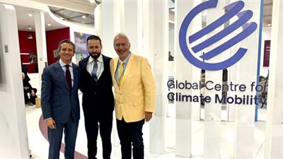 الوفد تحاور مخترع جهاز التنبؤ بالتغيرات المناخية بـ Cop27