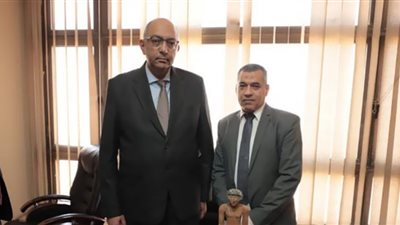 استرداد تمثالين أثريين من بلجيكا