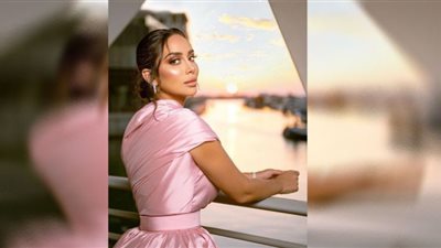 بسنت شوقي تجذب انتباه الحاضرين في مهرجان القاهرة السينمائي (صور)