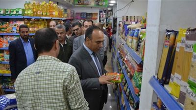 حملات لضبط الأسواق ورصد محتكري السلع الغذائية بالمنيا