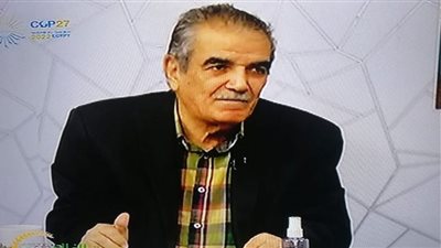 دكتور بجامعة الفيوم يبتكر صبغة طبيعة للمنسوجات والأدوية للحفاظ على البيئة