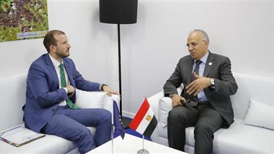 وزير الري يلتقي المفوض الأوروبي للبيئة والمحيطات
