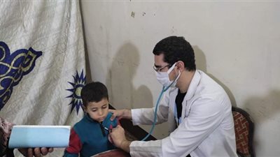 الصحة تطلق قافلة طبية في قرية شبراخيت