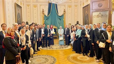 وفد طلابي من جامعة الإسكندرية يزور مبنى البرلمان المصري