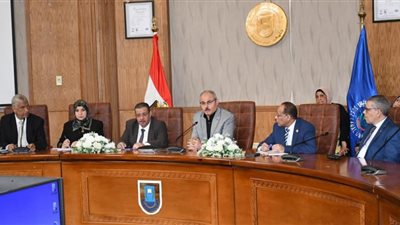 إجتماع أعضاء مجلس إدارة مركز النشر الدولي بجامعة قناة السويس